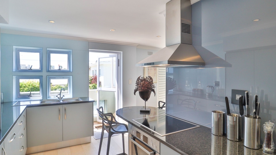 2 Bedroom Property for Sale in Sea Point Western Cape